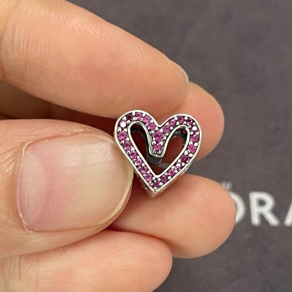 Pandora Sparkling Ruby Red Freehand Heart Charm - Picture 4 of 4